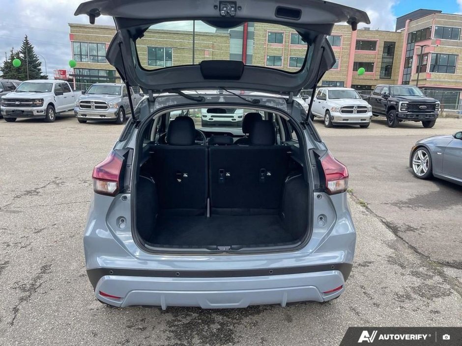 2025 Nissan Kicks Play SV-11