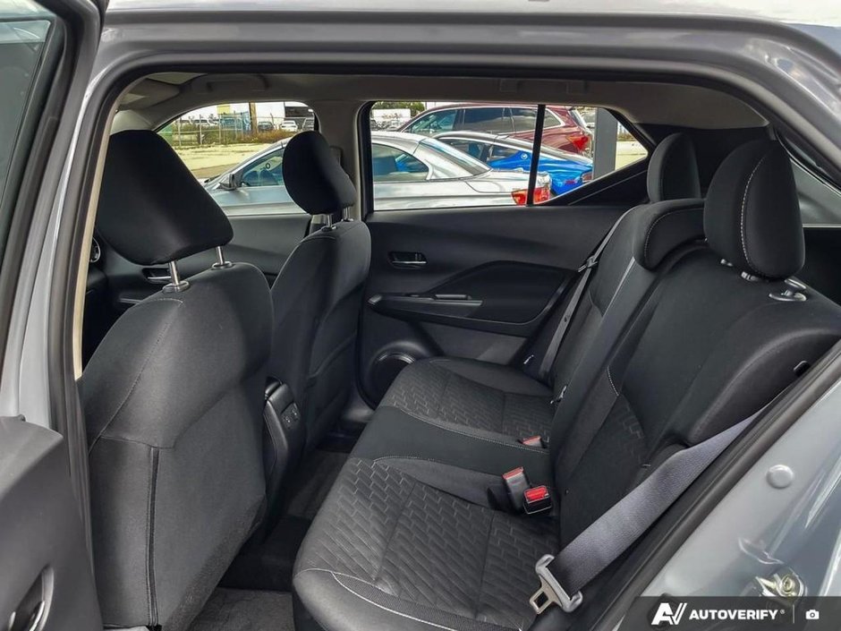 2025 Nissan Kicks Play SV-22