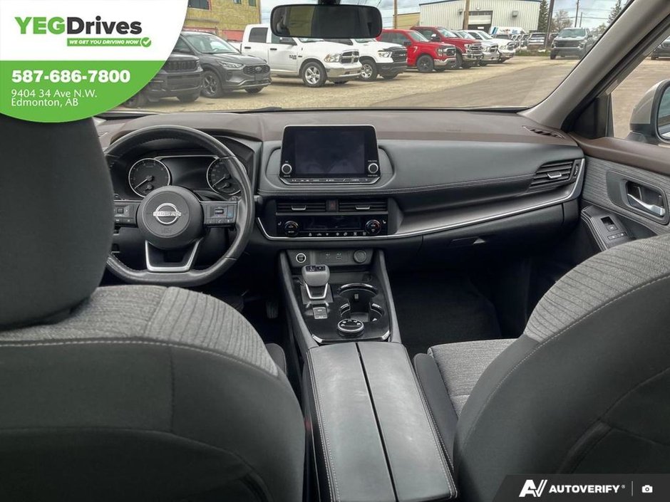 2023 Nissan Rogue SV Moonroof-23