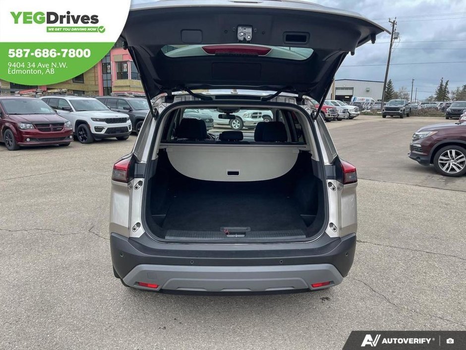 2023 Nissan Rogue SV Moonroof-11