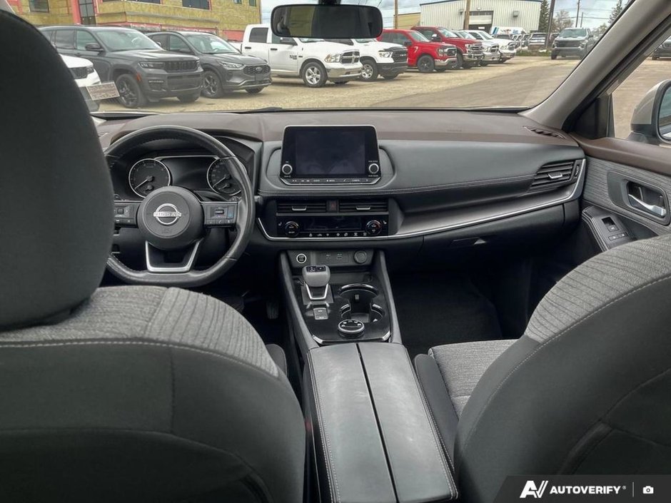 2023 Nissan Rogue SV Moonroof-23