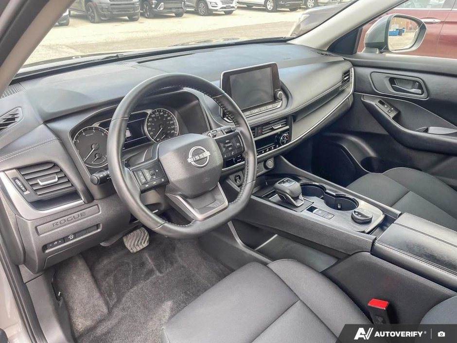 2025 Nissan Rogue S-12
