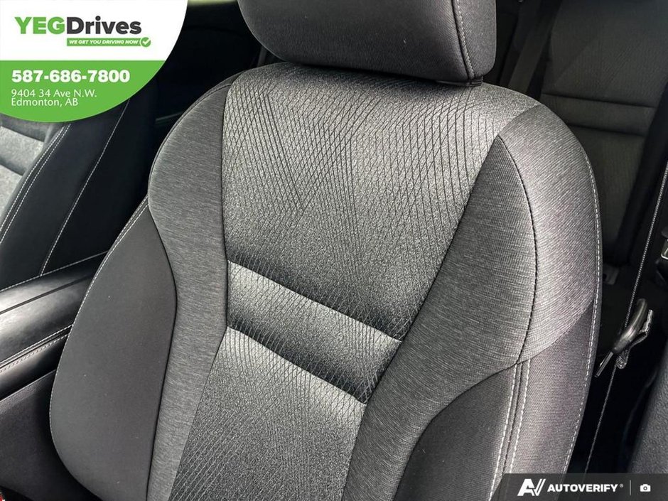 2025 Nissan Rogue SV Moonroof-19