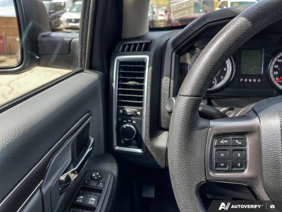 2023 Ram 1500 Classic SLT-16