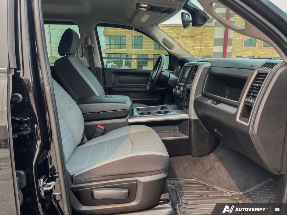 2023 Ram 1500 Classic Express-21