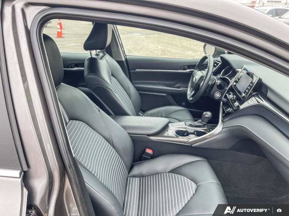 2024 Toyota CAMRY SE-21