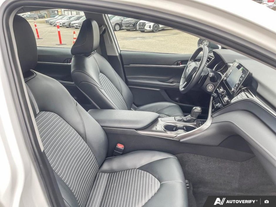2024 Toyota CAMRY SE-21