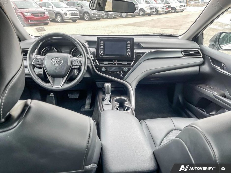 2024 Toyota CAMRY SE-23