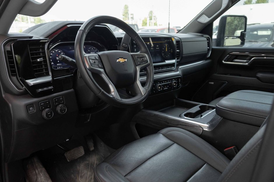 2024 Chevrolet Silverado 3500 LTZ-8