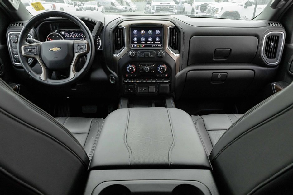 2023 Chevrolet Silverado 3500 HD High Country-21