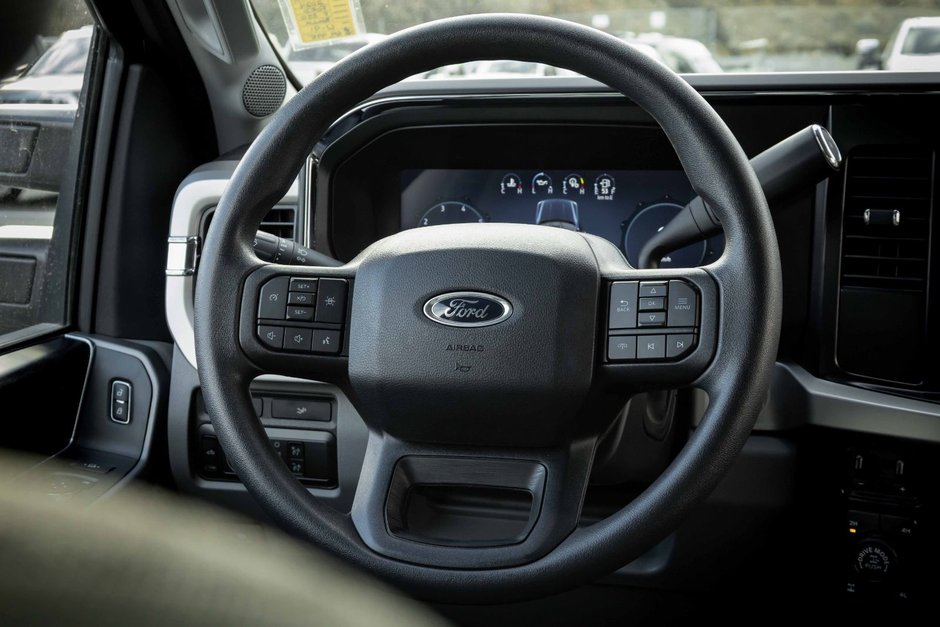 2024 Ford Super Duty F-350 SRW XL-11