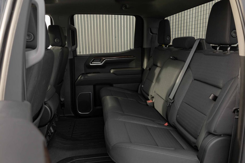 2022 GMC Sierra 1500 Elevation-17