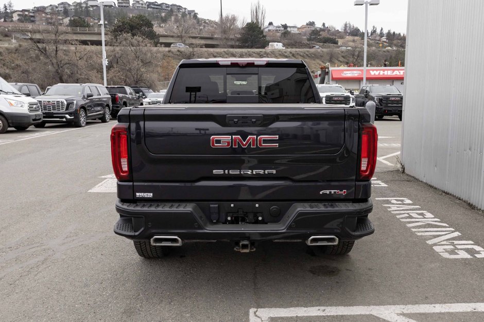 2022 GMC Sierra 1500 AT4-3