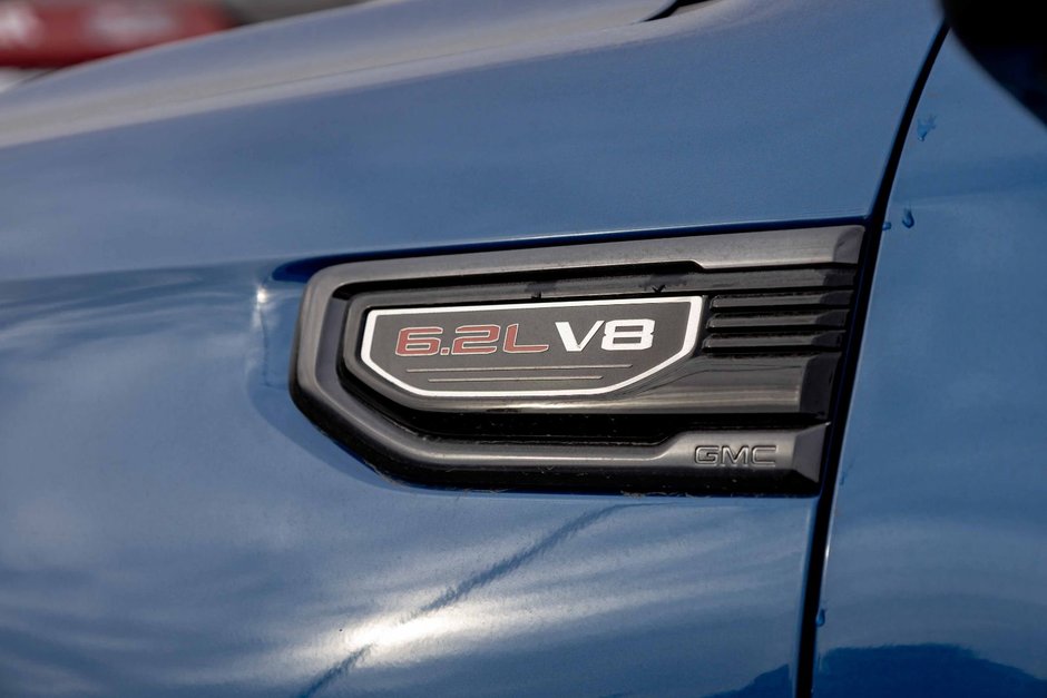 2024 GMC Sierra 1500 AT4-8