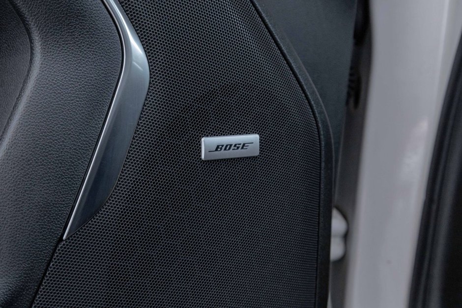 2022 GMC Yukon XL SLT-11