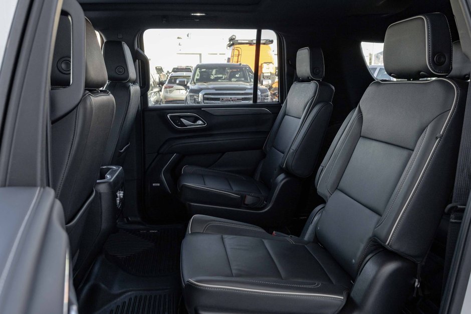 2022 GMC Yukon XL SLT-17