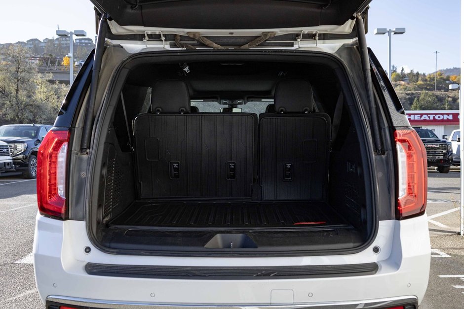 2022 GMC Yukon XL SLT-4