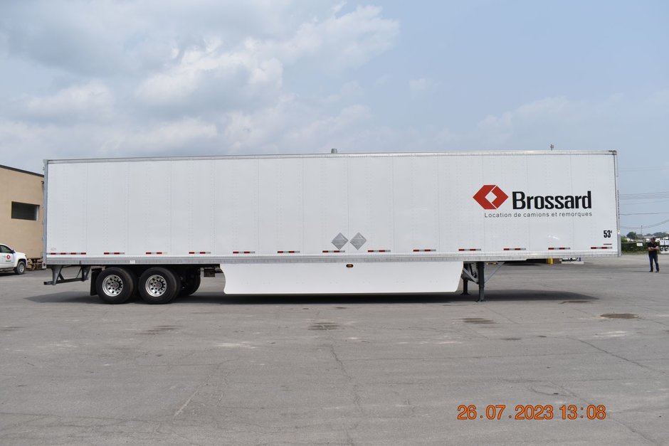 Tandem axle storage trailer for short-term rental at Location Brossard