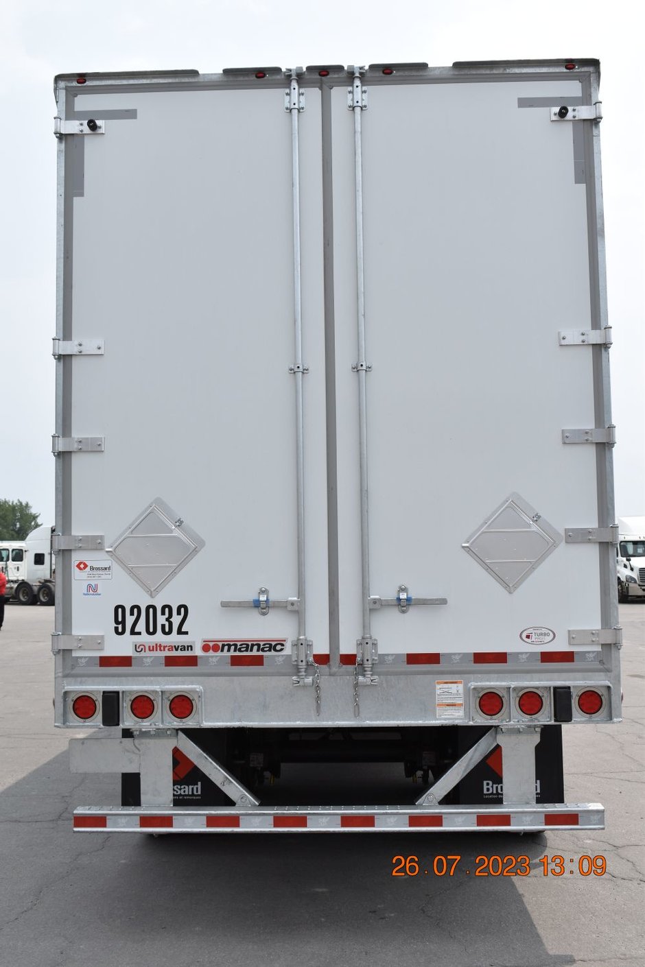 Tandem axle storage trailer for short-term rental at Location Brossard