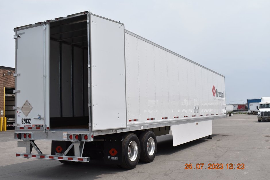 Tandem axle storage trailer for short-term rental at Location Brossard