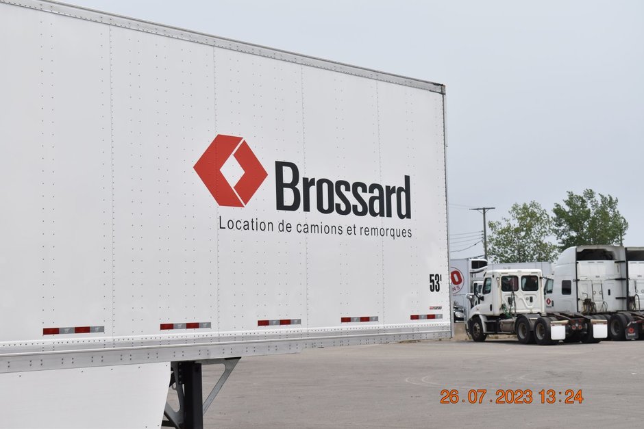 Tandem axle storage trailer for short-term rental at Location Brossard