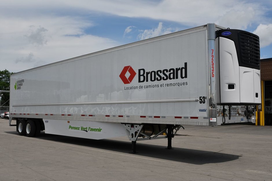 Tandem axle refrigerated trailer for short-term rental at Location Brossard