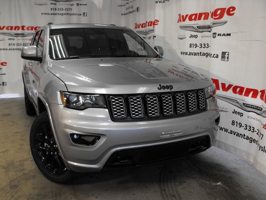 New 19 Jeep Grand Cherokee Altitude For Sale In La Sarre Avantage Chrysler In La Sarre Quebec