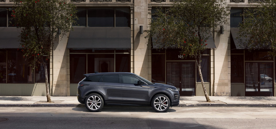 Three features that help you go off-road in the 2022 Range Rover Evoque