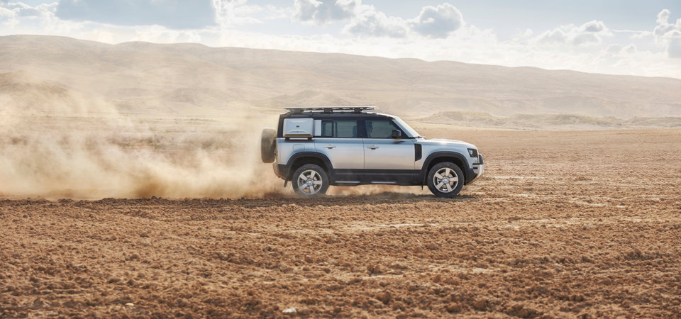 Voici un aperçu du moteur quatre cylindre du Land Rover Defender 2023