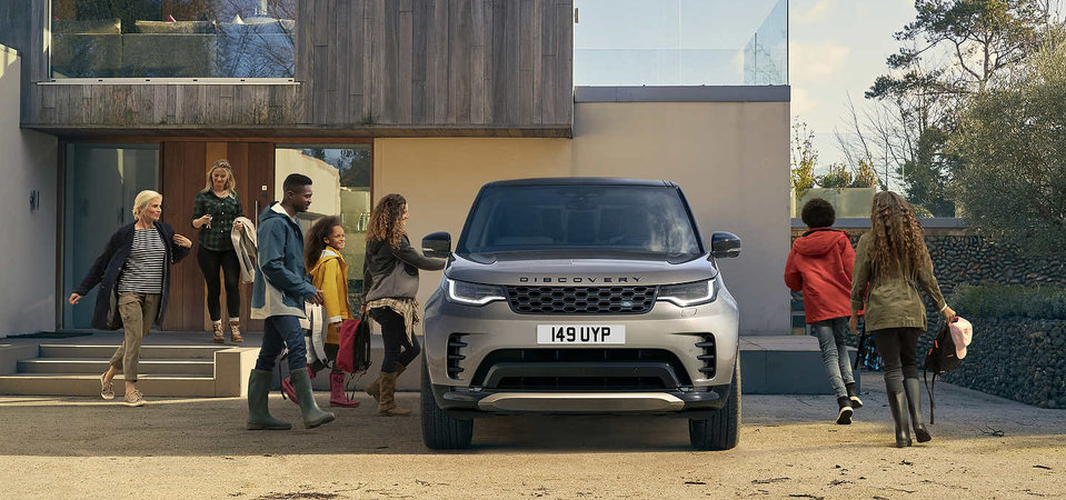Get to Know the 2023 Land Rover Discovery Family