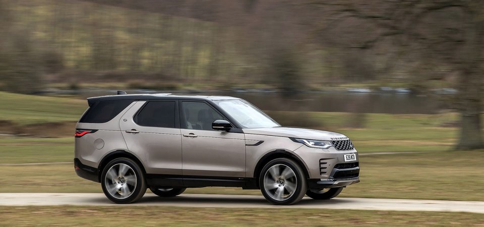 Naviguer sur les routes d'automne : Trois conseils de sécurité essentiels pour votre nouveau Land Rover