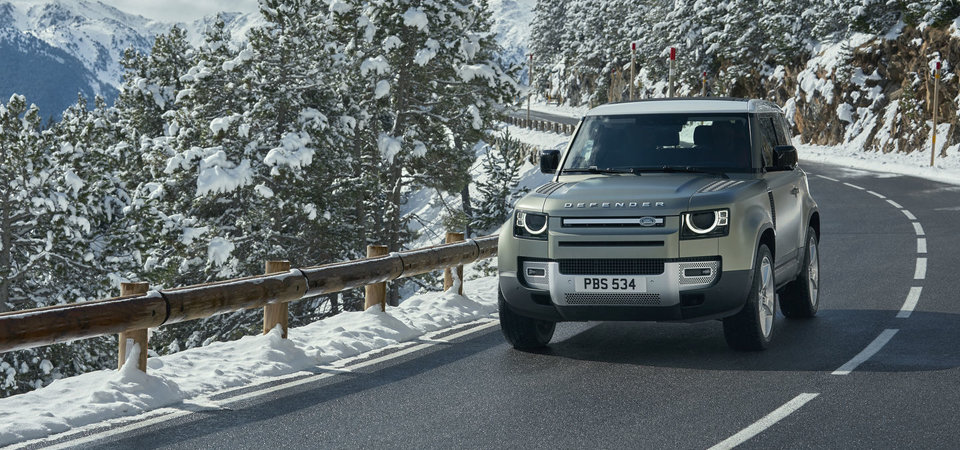 Essential Winter Accessories for Your Land Rover: Ensuring Safety and Comfort