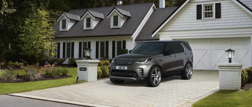 Pourquoi choisir le Land Rover Discovery 2024 plutôt que le BMW X5?