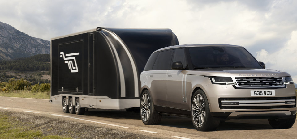 Comment les fonctions avancées d'assistance au remorquage de Land Rover vous aident à tirer le meilleur parti de l'été