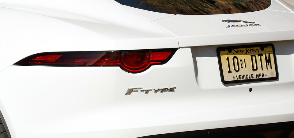 Jaguar F-Type 2020 : puissante, agile et distinctive