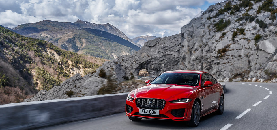 Jaguar XE 2020 vs BMW Série 3 2020