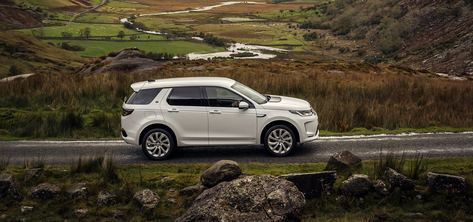 2022 Land Rover Discovery Sport vs 2022 Audi Q5: Character has a name