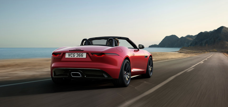 The 2022 Jaguar F-Type is Ready for Summer
