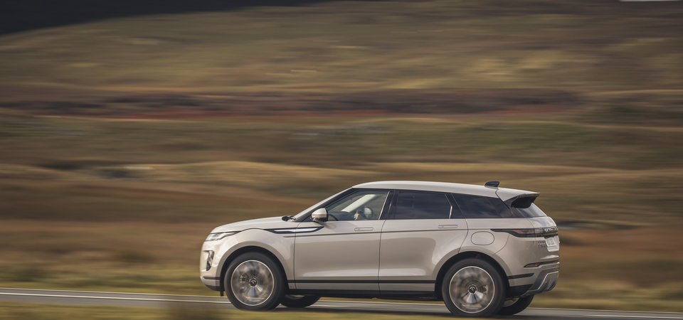 Land Rover Discovery Sport or Range Rover Evoque: two fuel efficient and luxurious options