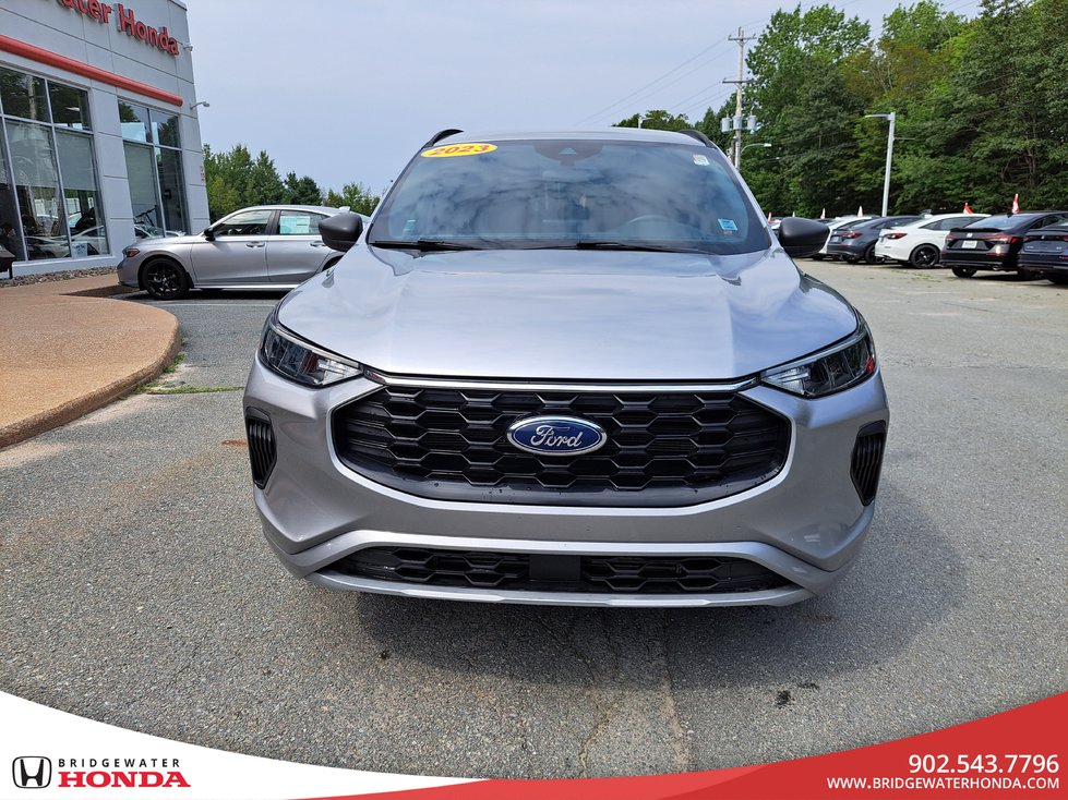 2023 Ford Escape ST-Line-1