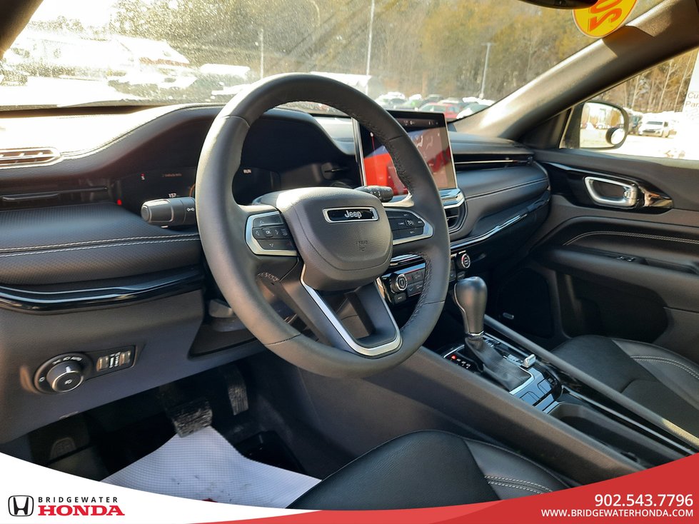 2023 Jeep Compass Altitude-1