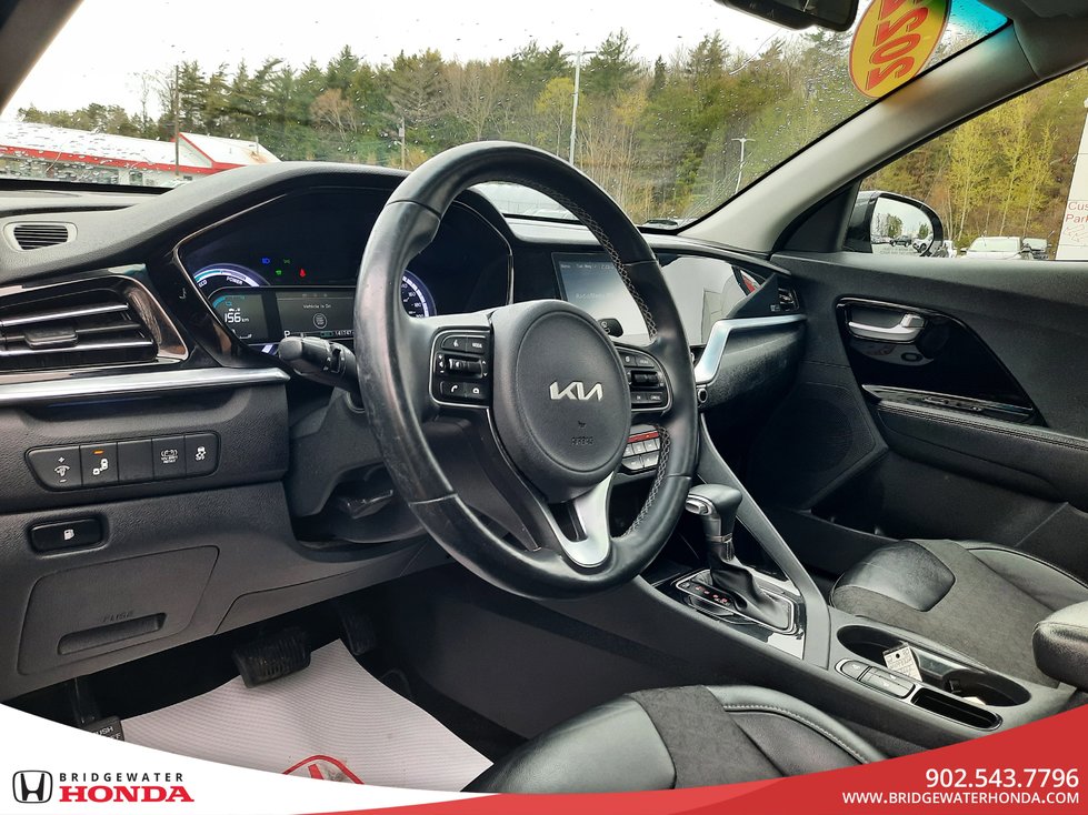 2022 Kia Niro SX Touring-1