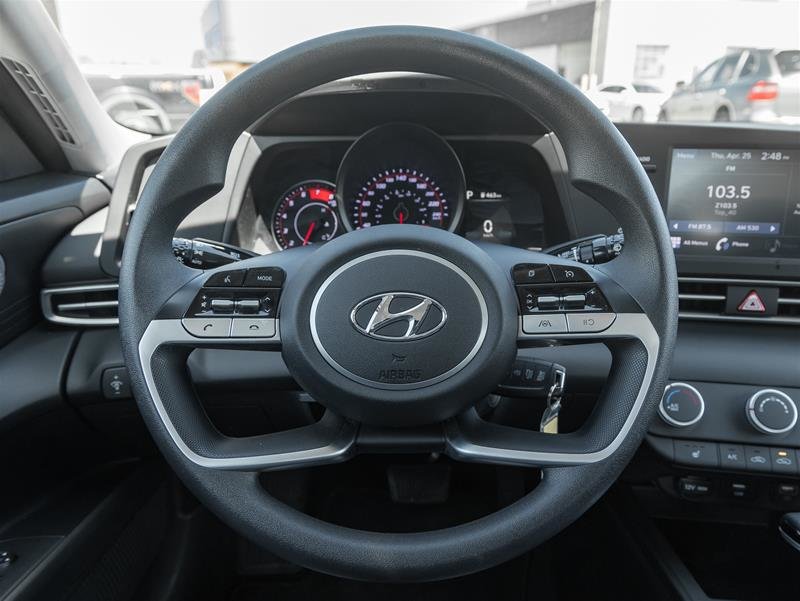2022 Hyundai Elantra Essential-8