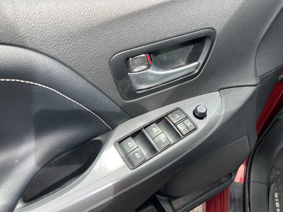 2019 Toyota Sienna SE-11