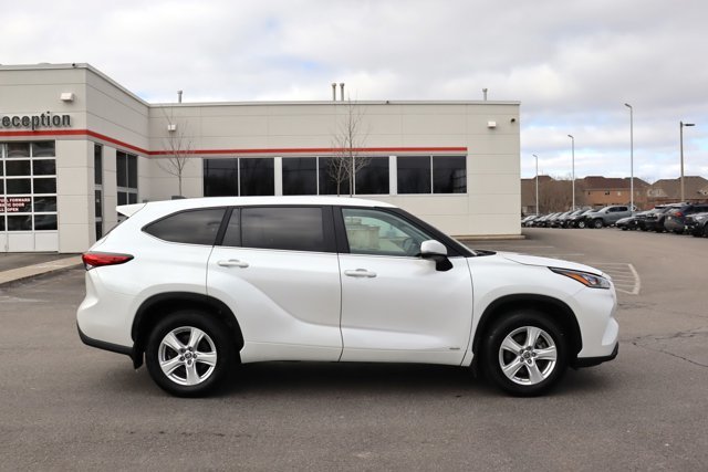 2023 Toyota Highlander Low KM!! LE Hybrid Electric AWD, 8 Pass, Heated Seats, EV Mode, Toyota Certified Used Vehicle-3