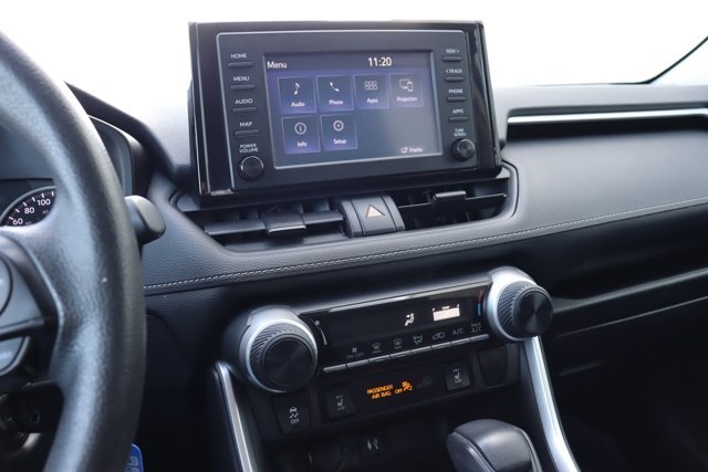 2019 Toyota RAV4 LE, Heated Front Seats, Apple Carplay, Bluetooth, Blind Spot Monitor, Clean Carfax-12