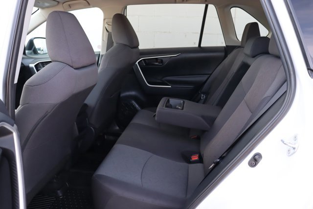 2019 Toyota RAV4 LE, Heated Front Seats, Apple Carplay, Bluetooth, Blind Spot Monitor, Clean Carfax-7
