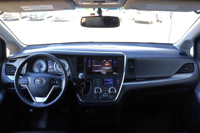 2017 Toyota Sienna SE, 8 Passengers, Leather Heated Front Seats, Bluetooth, Power Sliding Doors, Power Tailgate-9